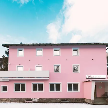 Vera Apartmanhotel *
